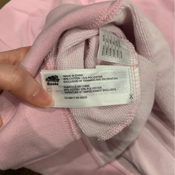 Like New Roots Pink Crewneck Sweatshirt with Side Buttons Pink Women’s Small - Picture 7 of 8